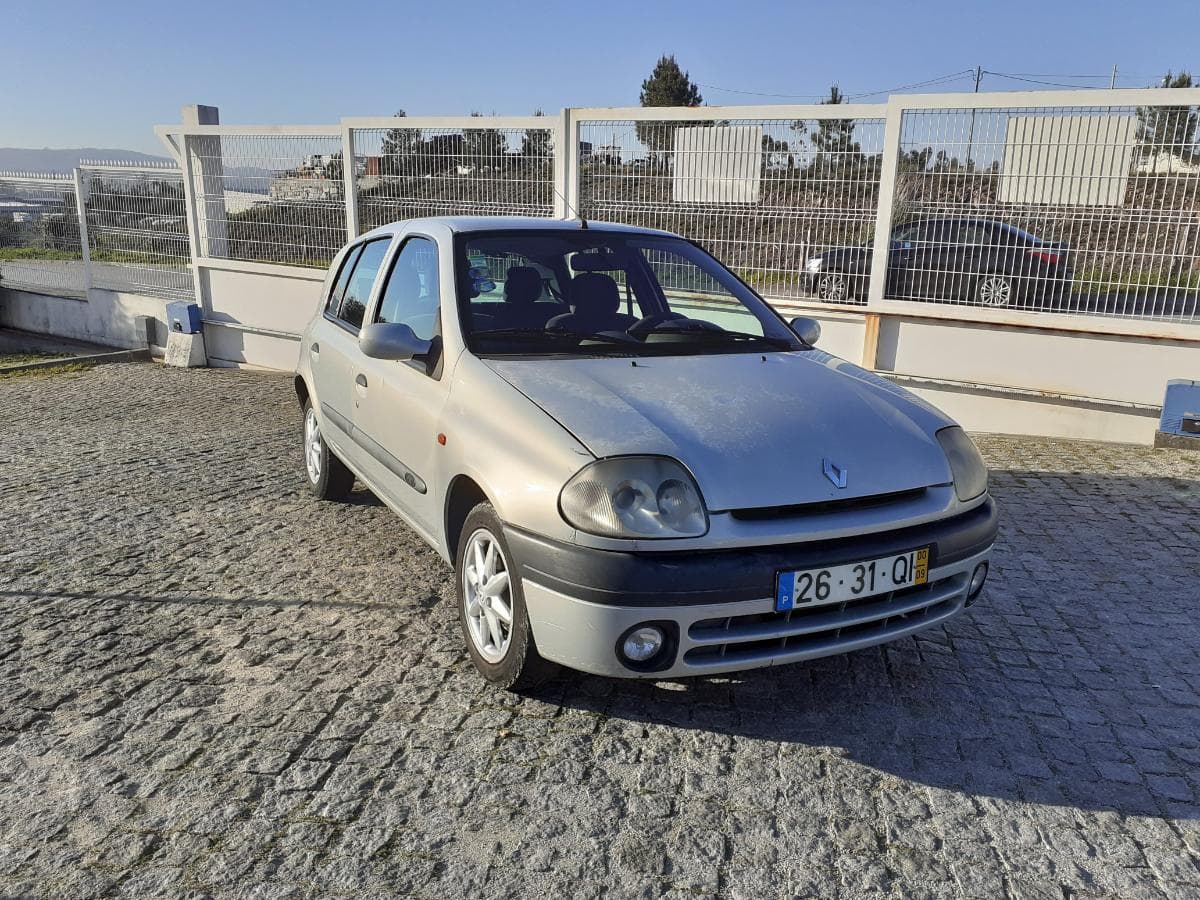 Renault Clio 1.2 · Ano 2000 — imagem 3
