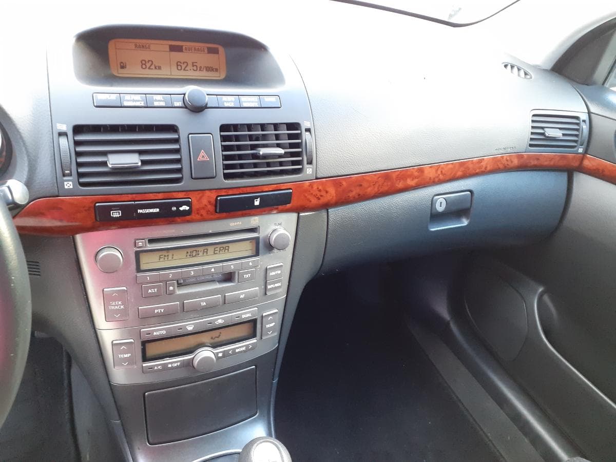 Toyota Avensis 2.0 D4D · Ano 2006 — imagen 12