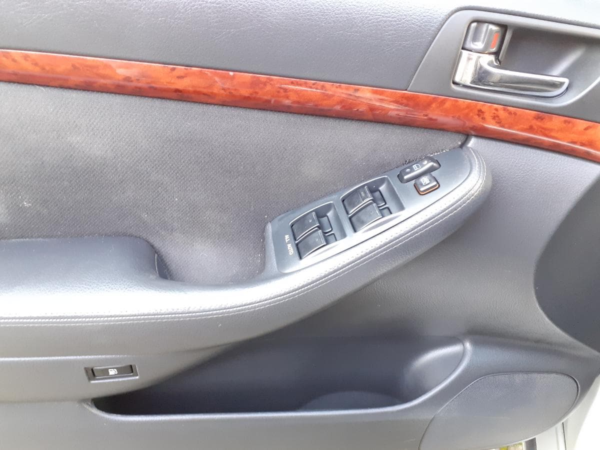 Toyota Avensis 2.0 D4D · Ano 2006 — imagen 9