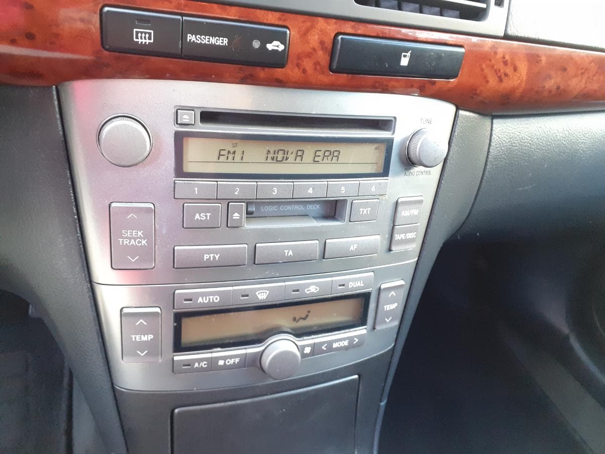 Toyota Avensis 2.0 D4D · Ano 2006 — imagen 13