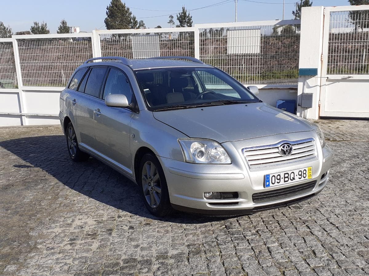 Toyota Avensis 2.0 D4D · Ano 2006 — imagen 3