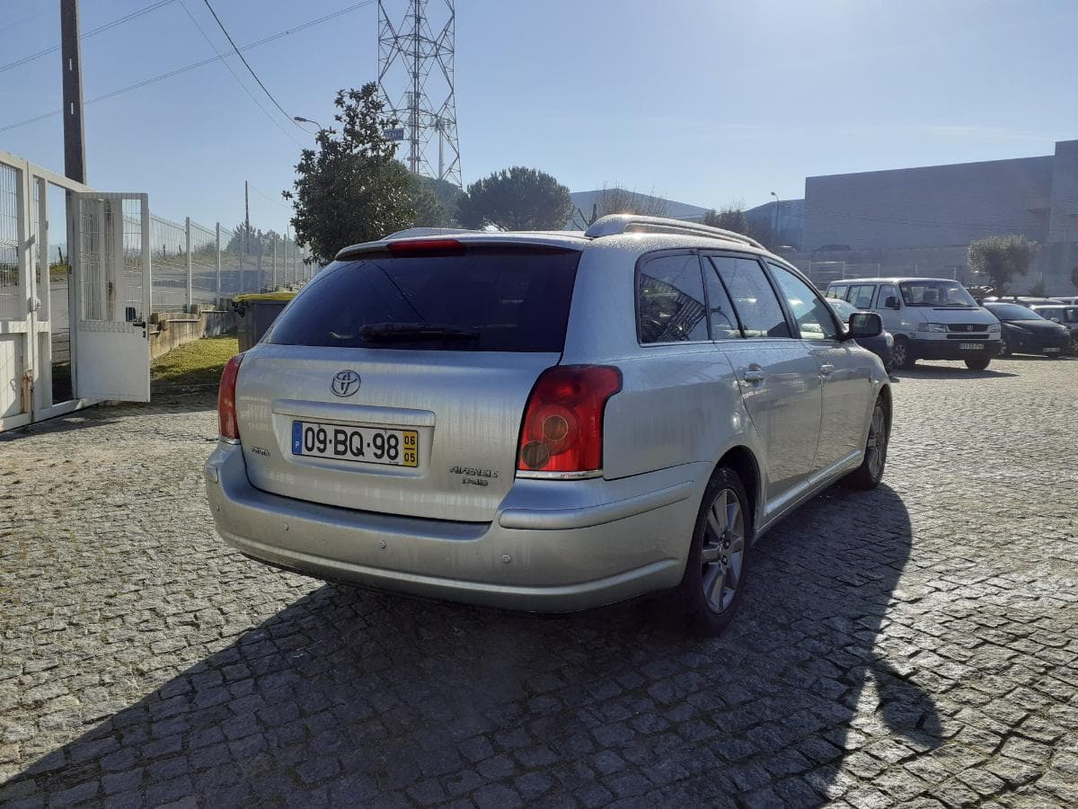 Toyota Avensis 2.0 D4D · Ano 2006 — imagen 6