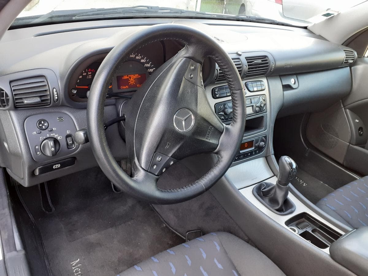 Mercedes-Benz C20 CDI · Ano 2001 — imagen 10