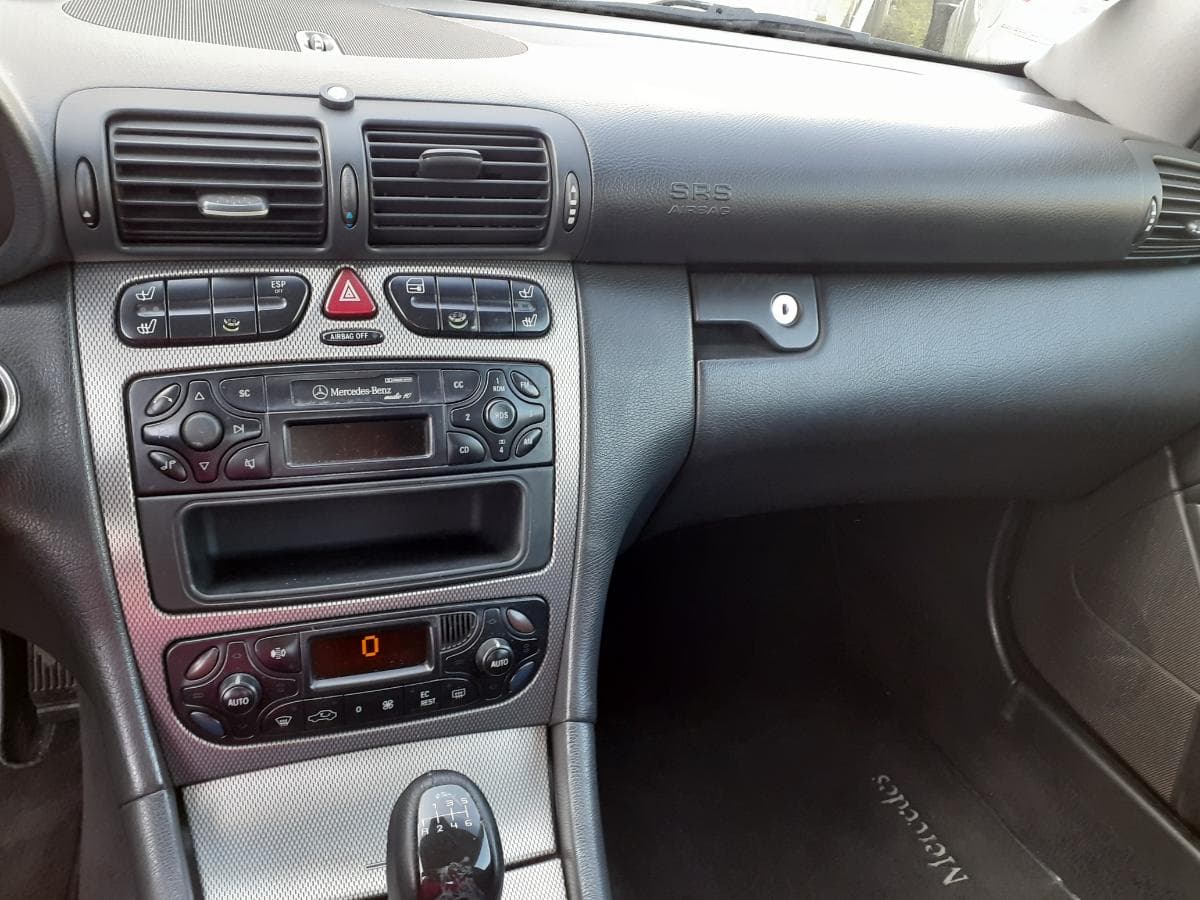 Mercedes-Benz C20 CDI · Ano 2001 — imagen 12