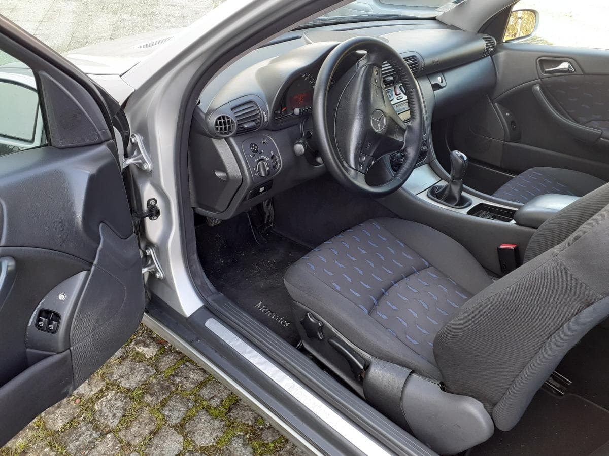 Mercedes-Benz C20 CDI · Ano 2001 — imagen 7