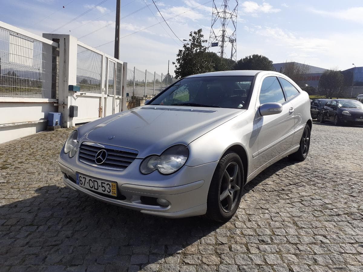 Mercedes-Benz C20 CDI · Ano 2001 — imagen 3