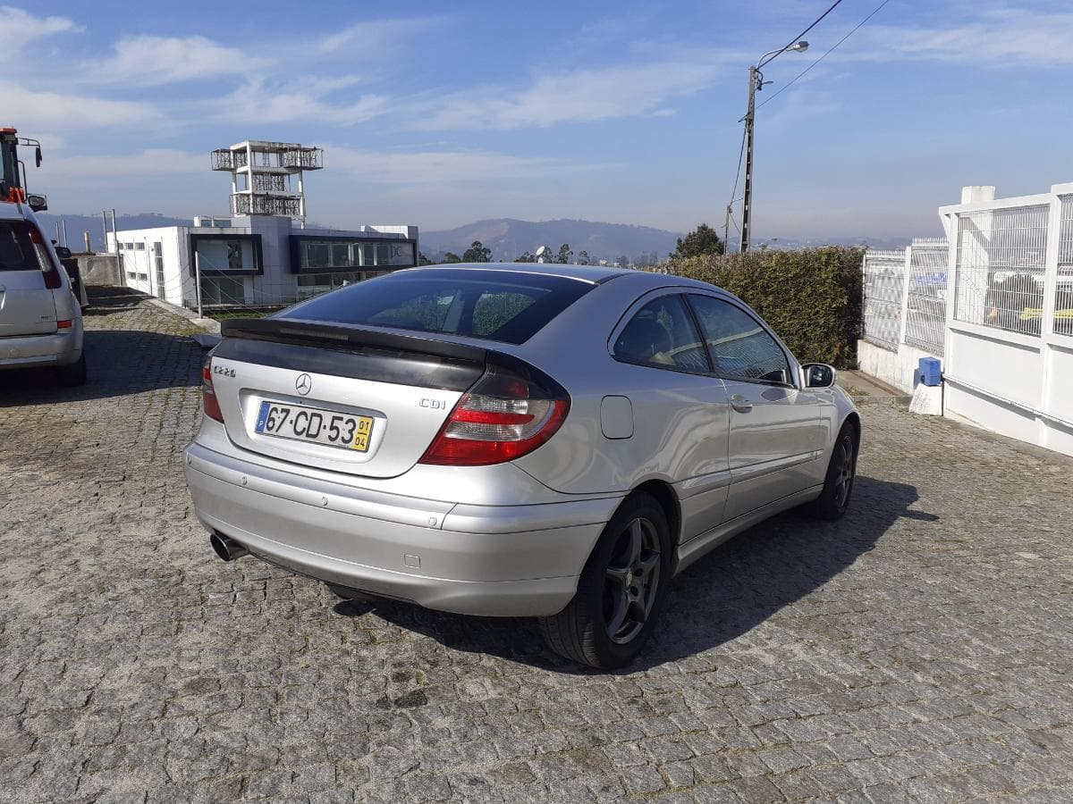 Mercedes-Benz C20 CDI · Ano 2001 — imagen 4