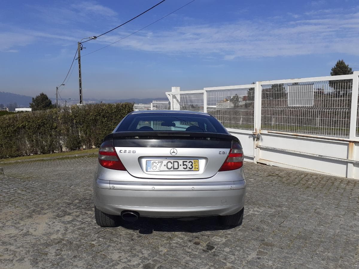 Mercedes-Benz C20 CDI · Ano 2001 — imagen 5