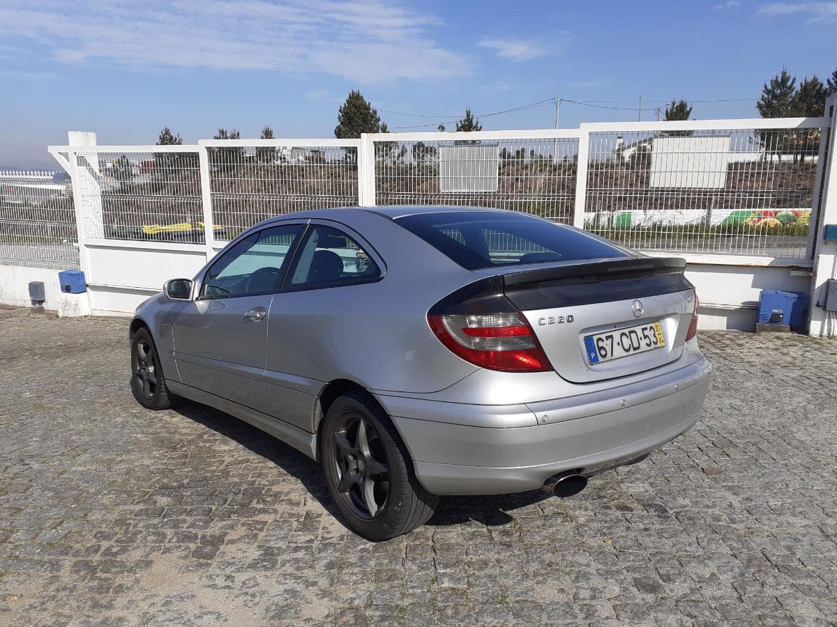 Mercedes-Benz C20 CDI · Ano 2001 — imagen 6