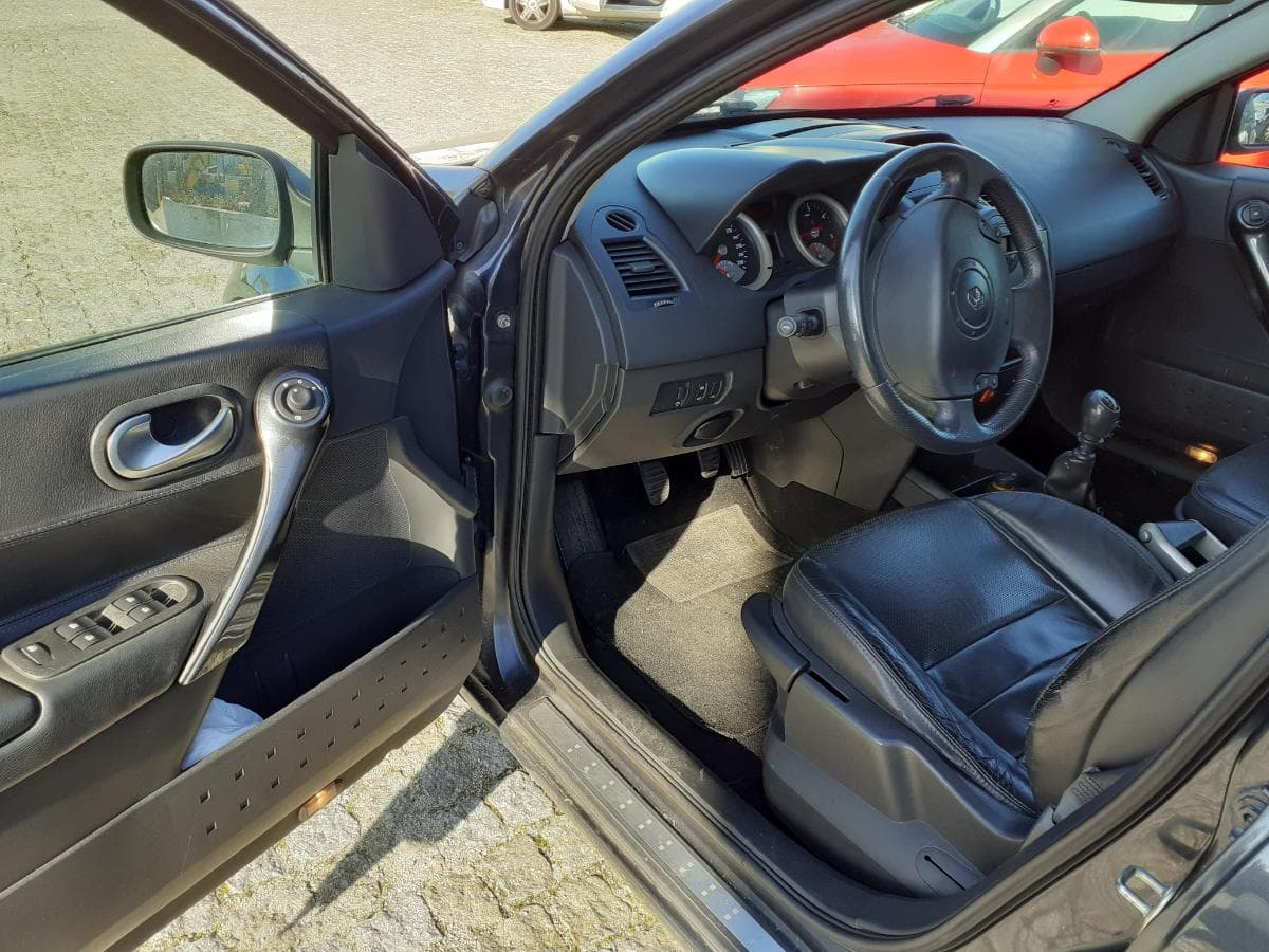 Renault Mégane 1.9 DCI · Ano 2005 — imagem 7