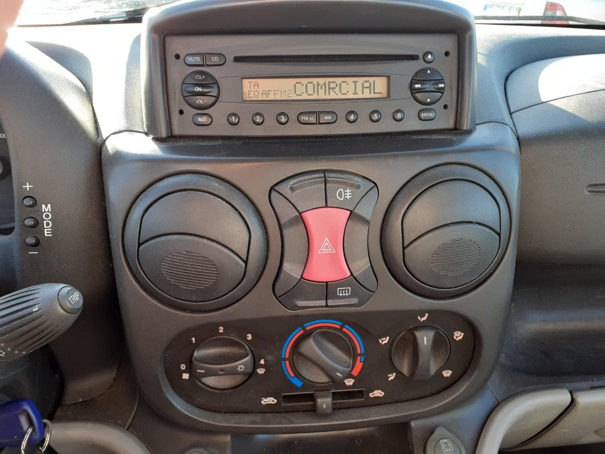 Fiat Doblo 1.3D · 7 lugares — imagen 12