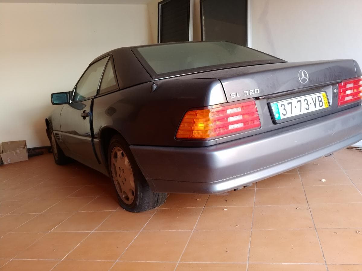 Mercedes-Benz SL 320 — image 1