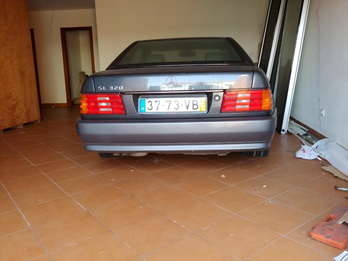 Mercedes-Benz SL 320 — image 6