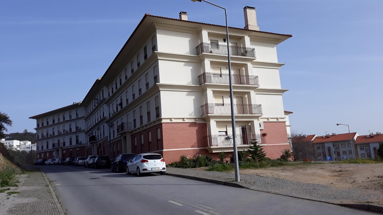Apartamento T4 + Garagem · Portalegre — image 1