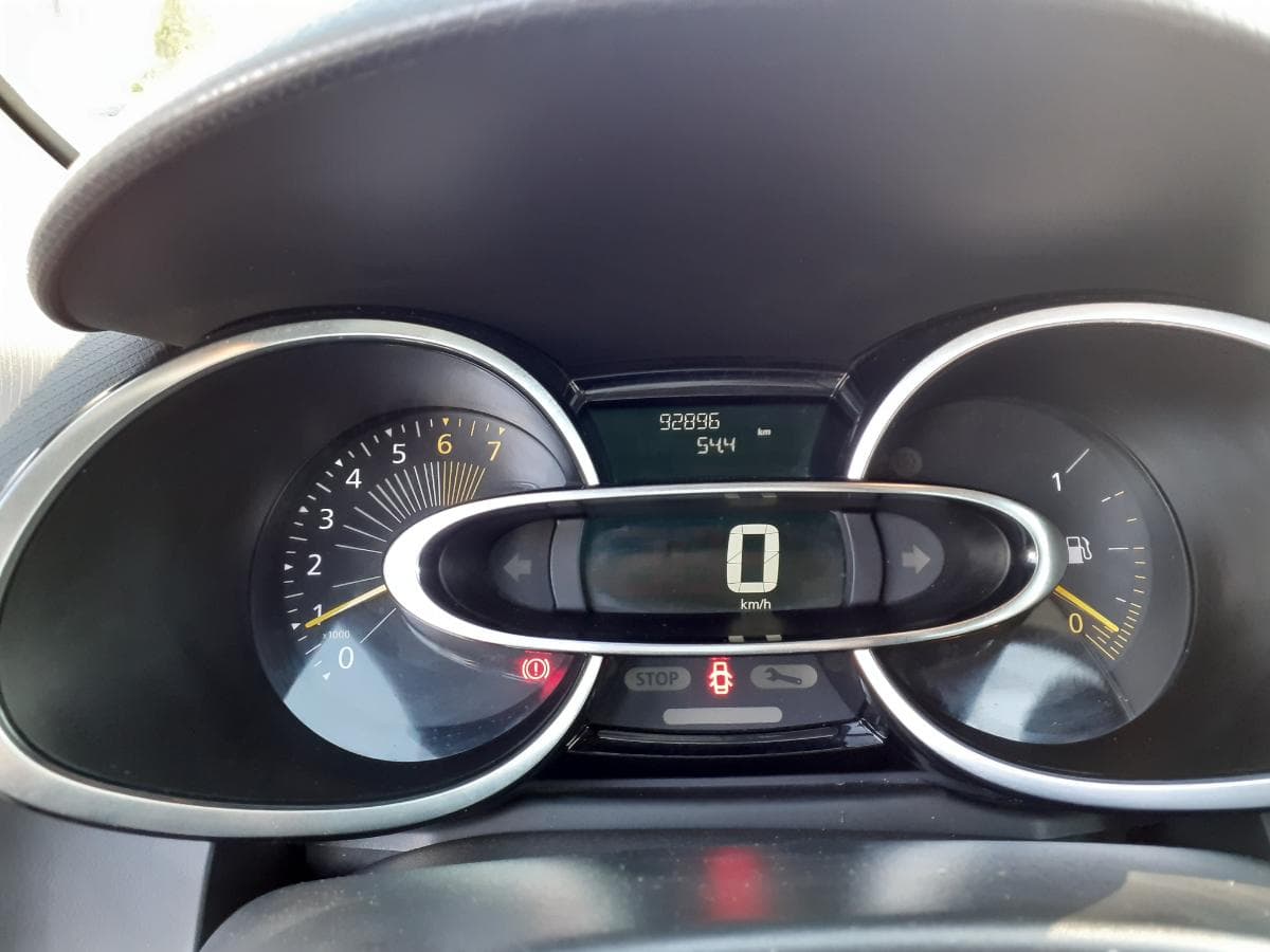 Renault Clio 0.9 TCE · Ano 2015 — imagen 13