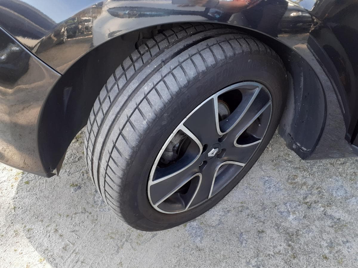Renault Clio 0.9 TCE · Ano 2015 — imagen 18