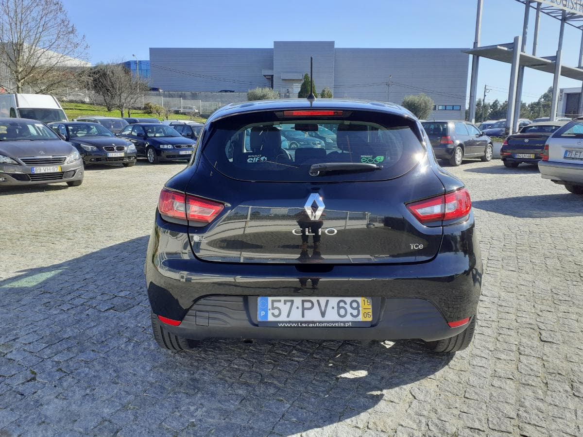 Renault Clio 0.9 TCE · Ano 2015 — imagen 5
