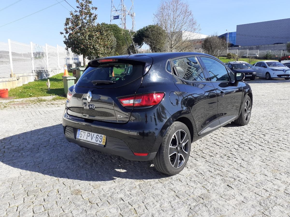 Renault Clio 0.9 TCE · Ano 2015 — imagen 6