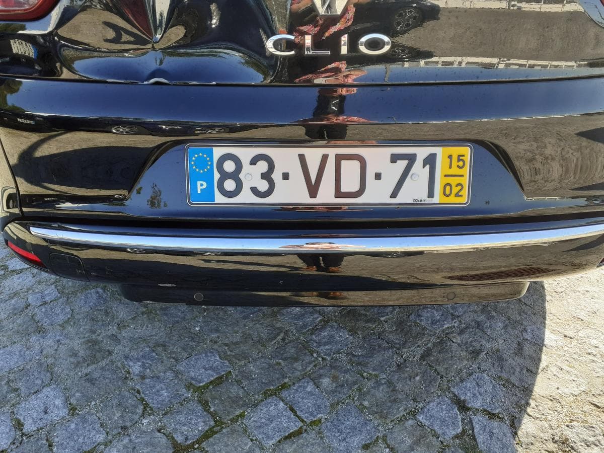 Renault Clio Break 1.5 DCI · Ano 2015 — imagem 18