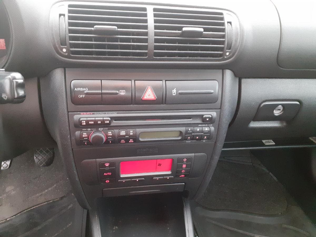 Seat Toledo 1.6 16V · Ano 2003 — imagem 13