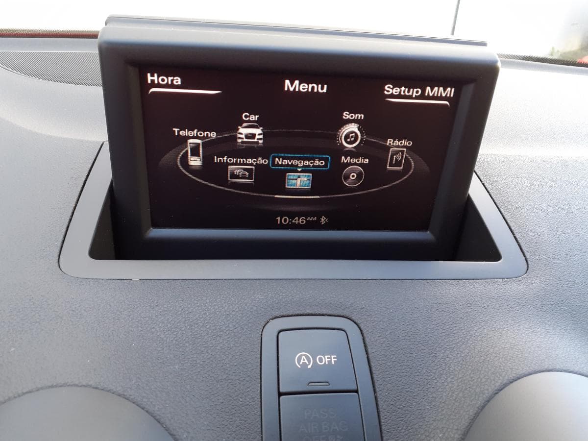 Audi A1 1.6 TDI · Ano 2012 — imagem 13