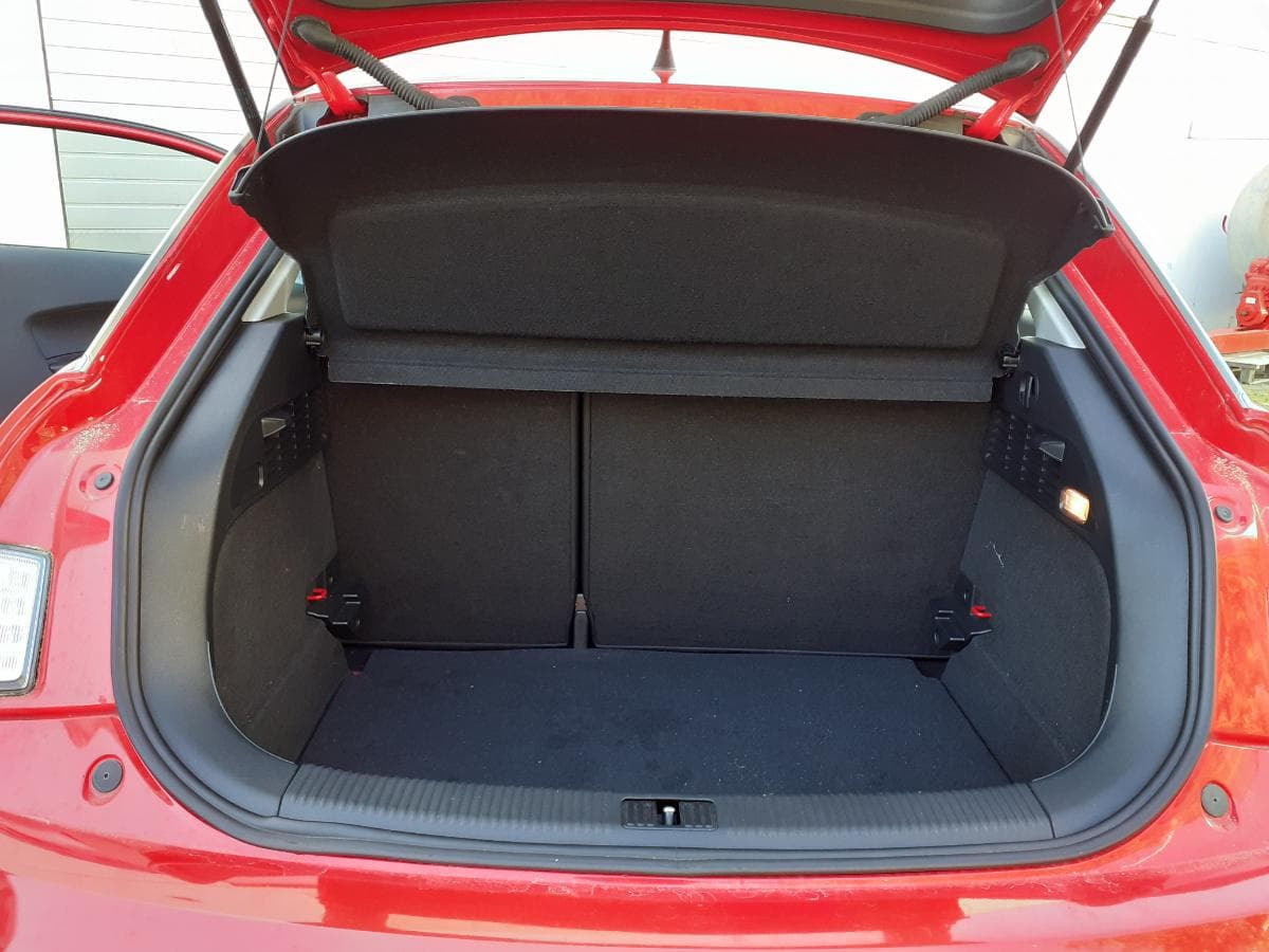 Audi A1 1.6 TDI · Ano 2012 — imagem 16