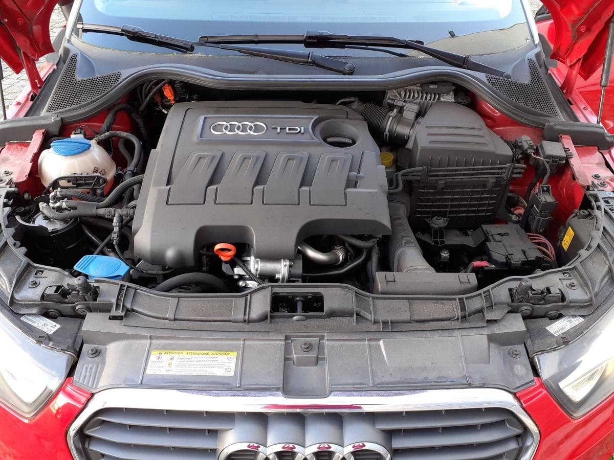 Audi A1 1.6 TDI · Ano 2012 — imagem 17