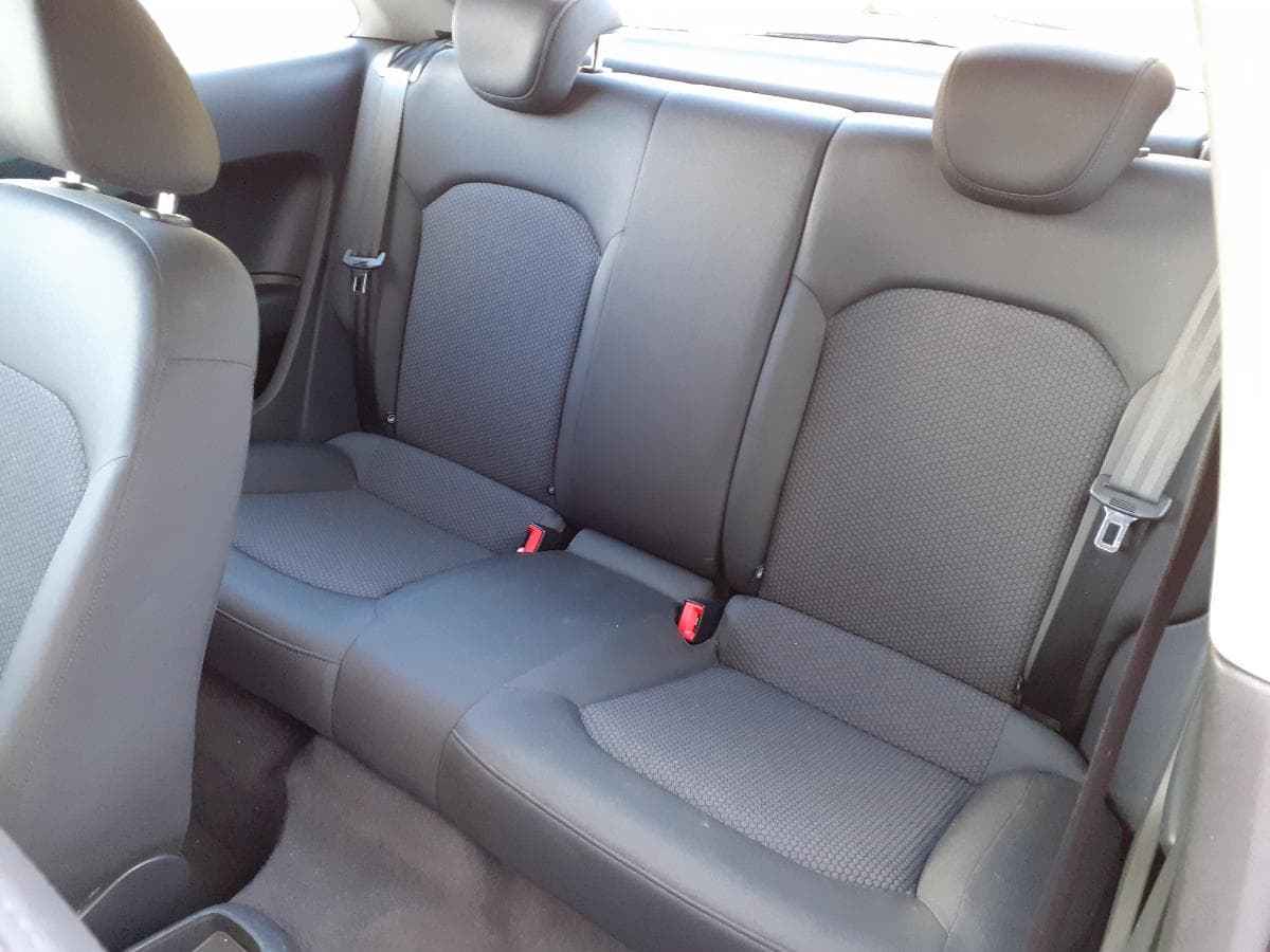 Audi A1 1.6 TDI · Ano 2012 — imagem 15