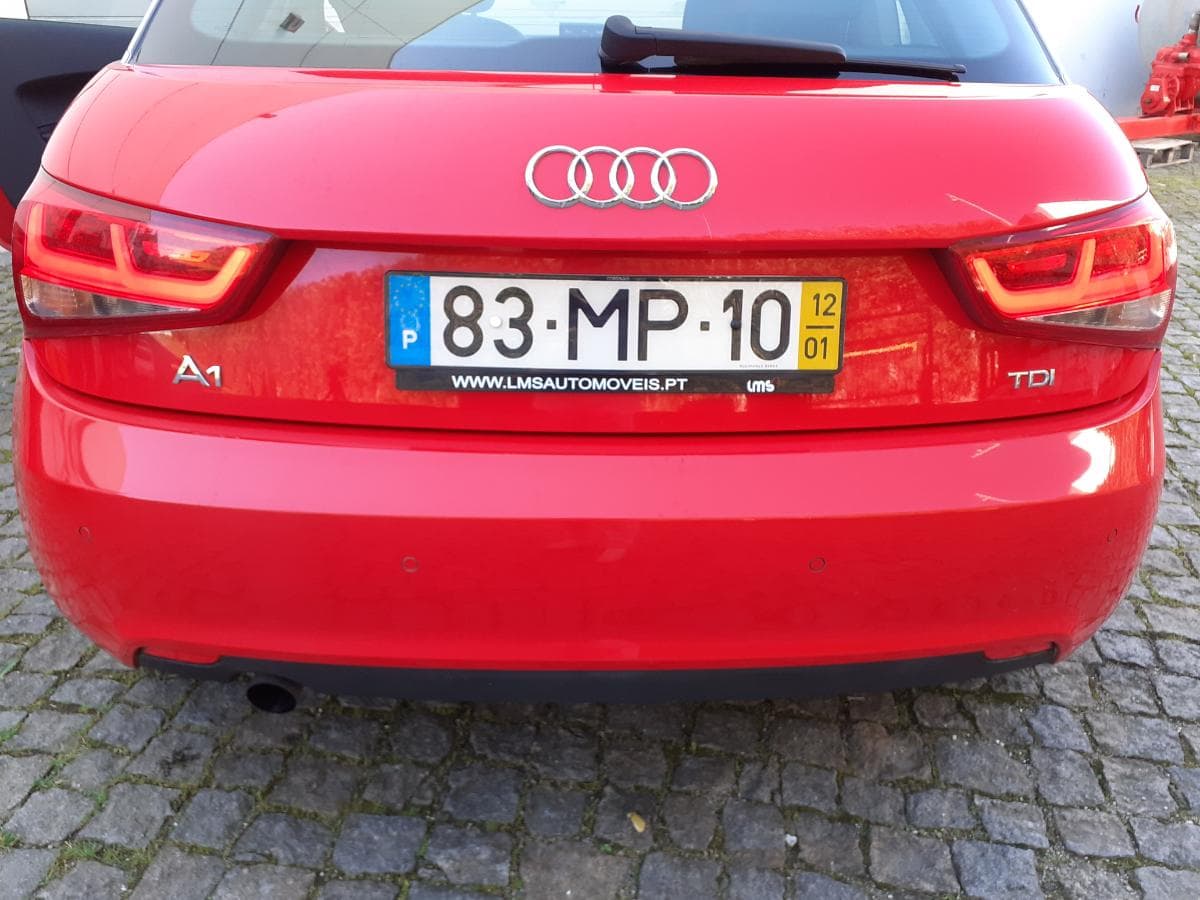 Audi A1 1.6 TDI · Ano 2012 — imagem 18