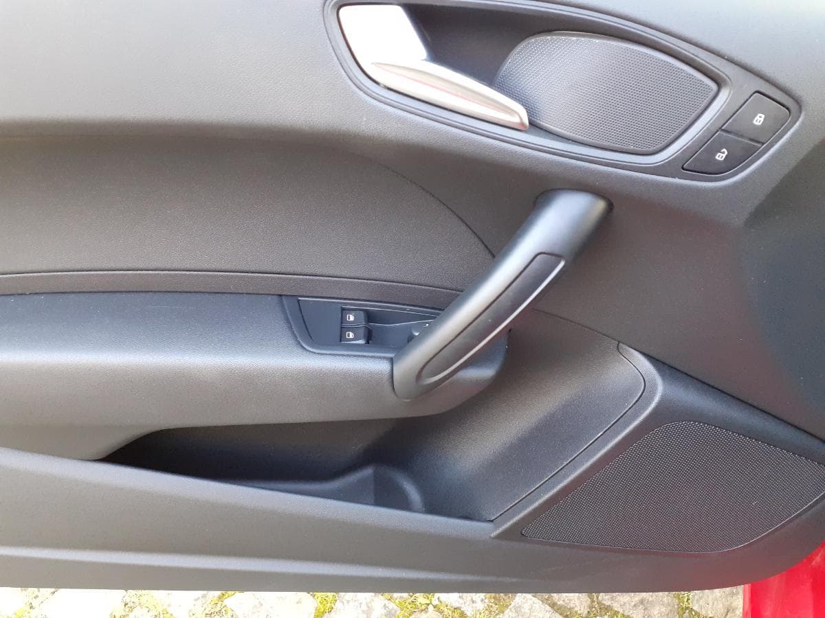 Audi A1 1.6 TDI · Ano 2012 — imagem 9