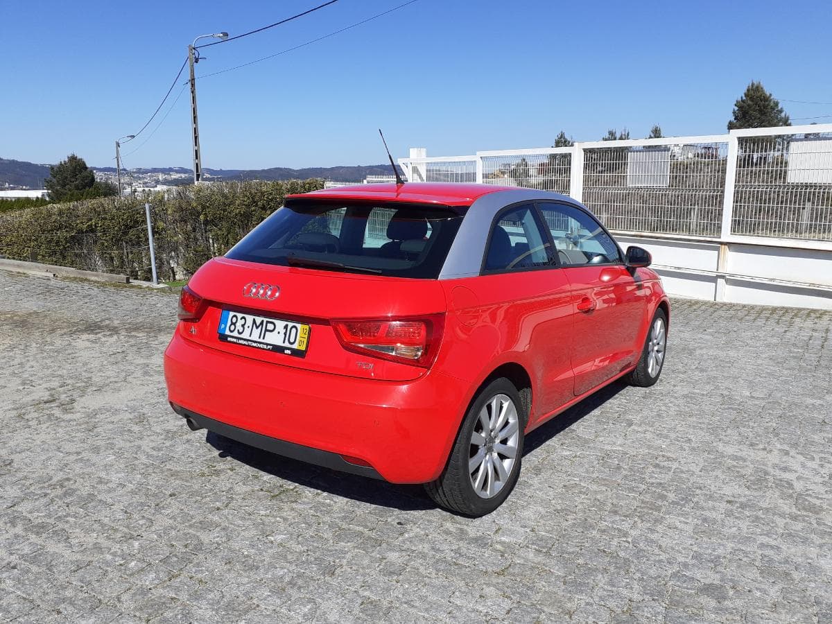 Audi A1 1.6 TDI · Ano 2012 — imagem 6