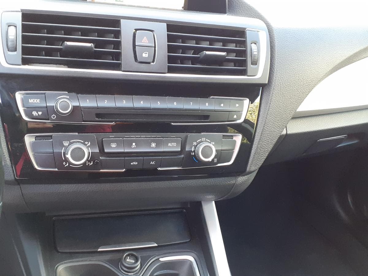 BMW 116 D · Ano 2016 — image 12