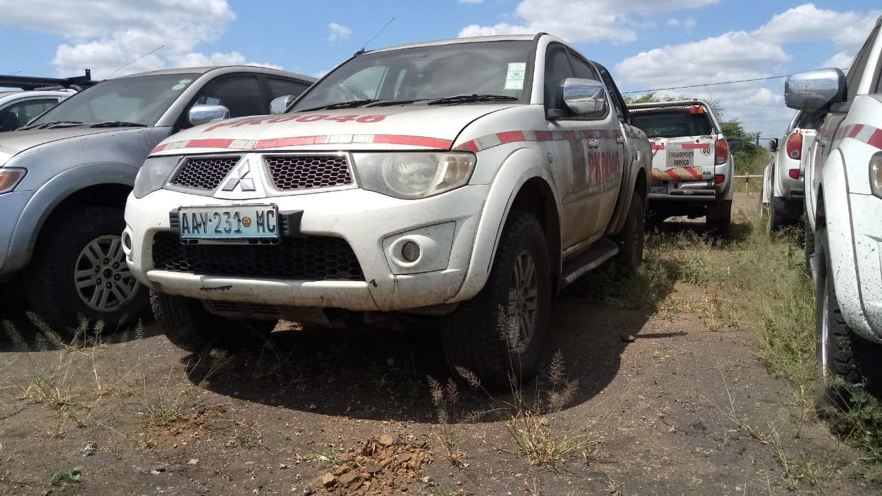 Mitsubishi L200 ·