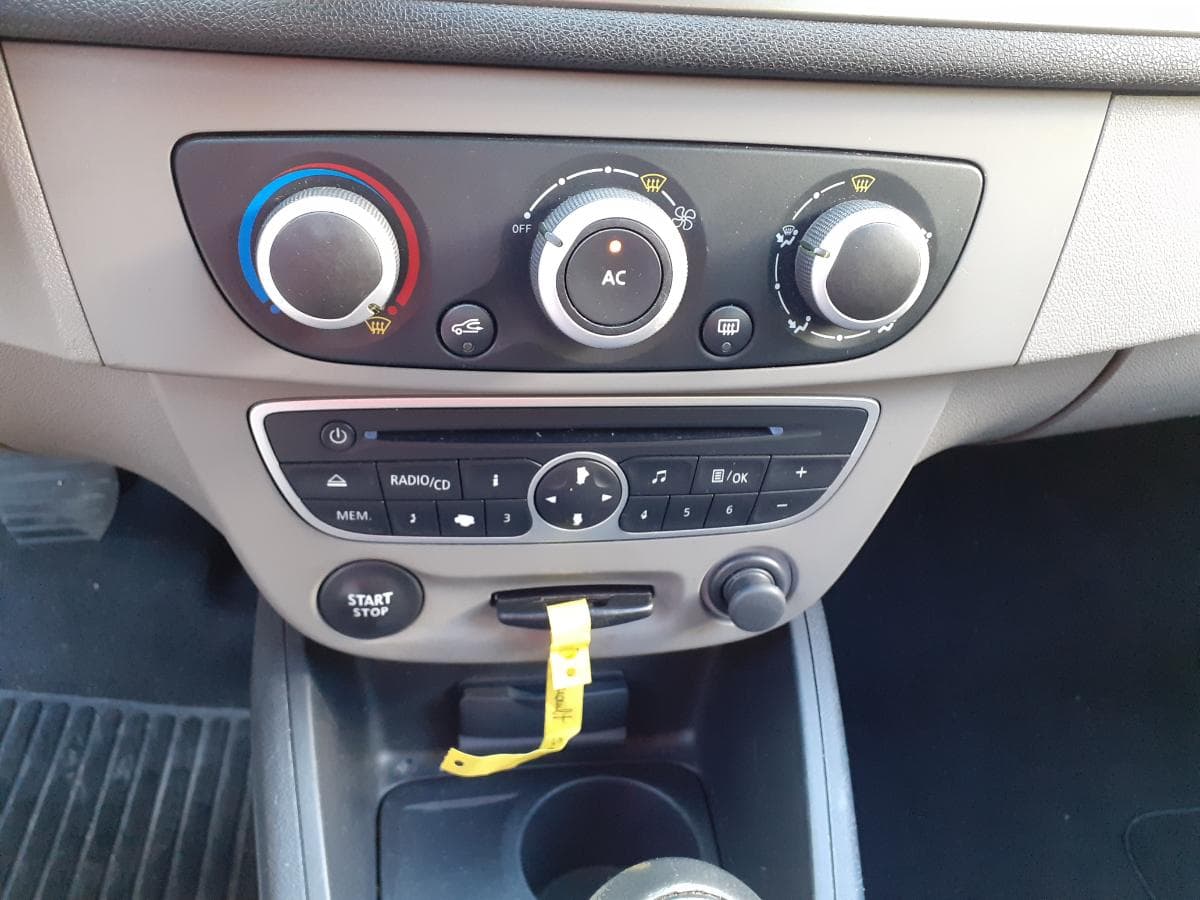 Renault Mégane 1.5 DCI · Ano 2011 — imagen 12