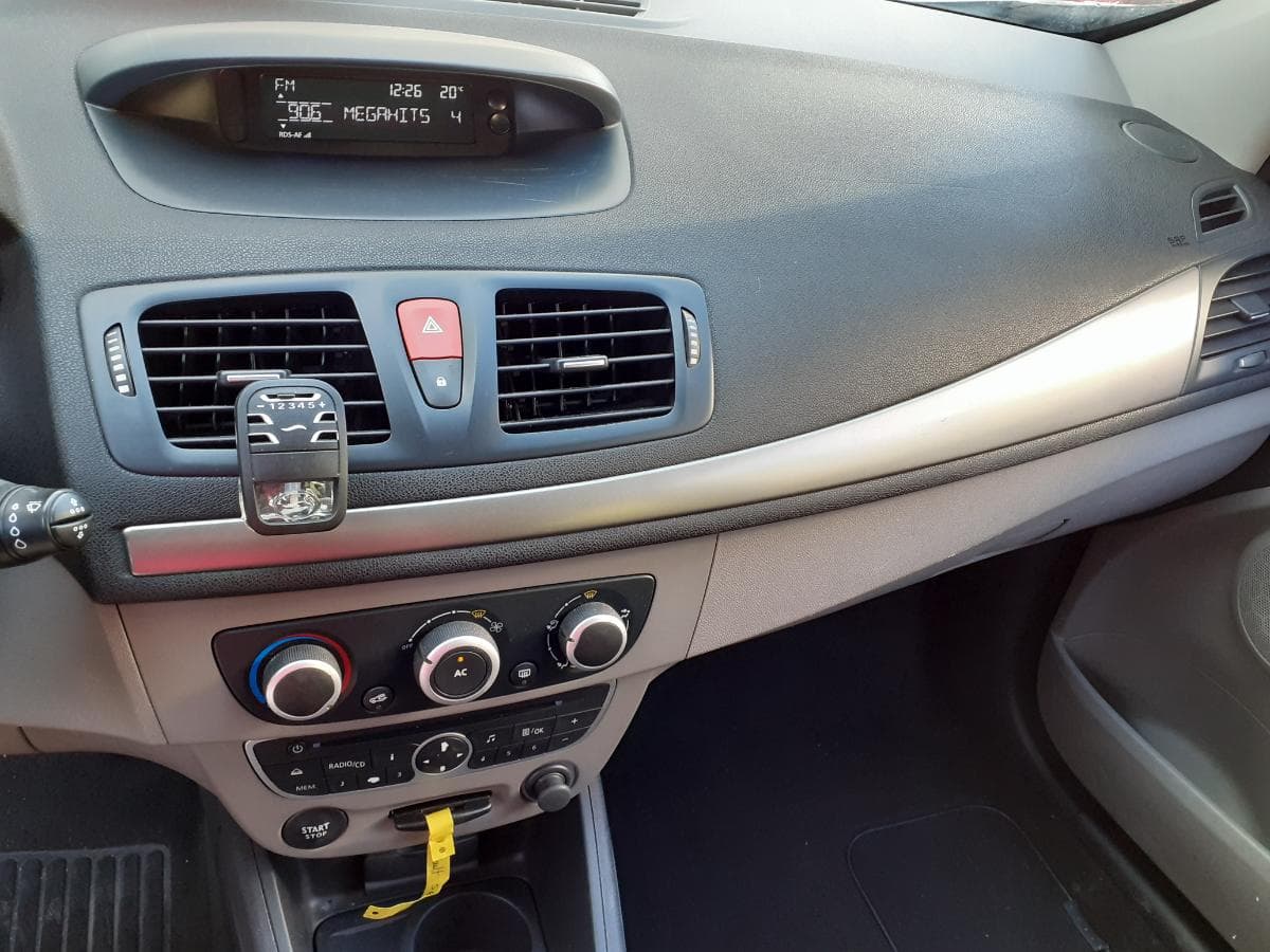 Renault Mégane 1.5 DCI · Ano 2011 — imagen 14