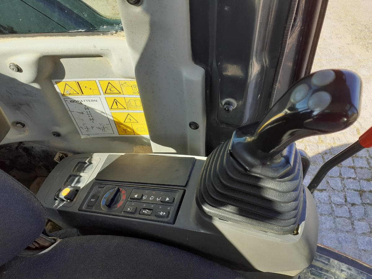 Mini giratória Komatsu PC 88MR-6 — imagen 7