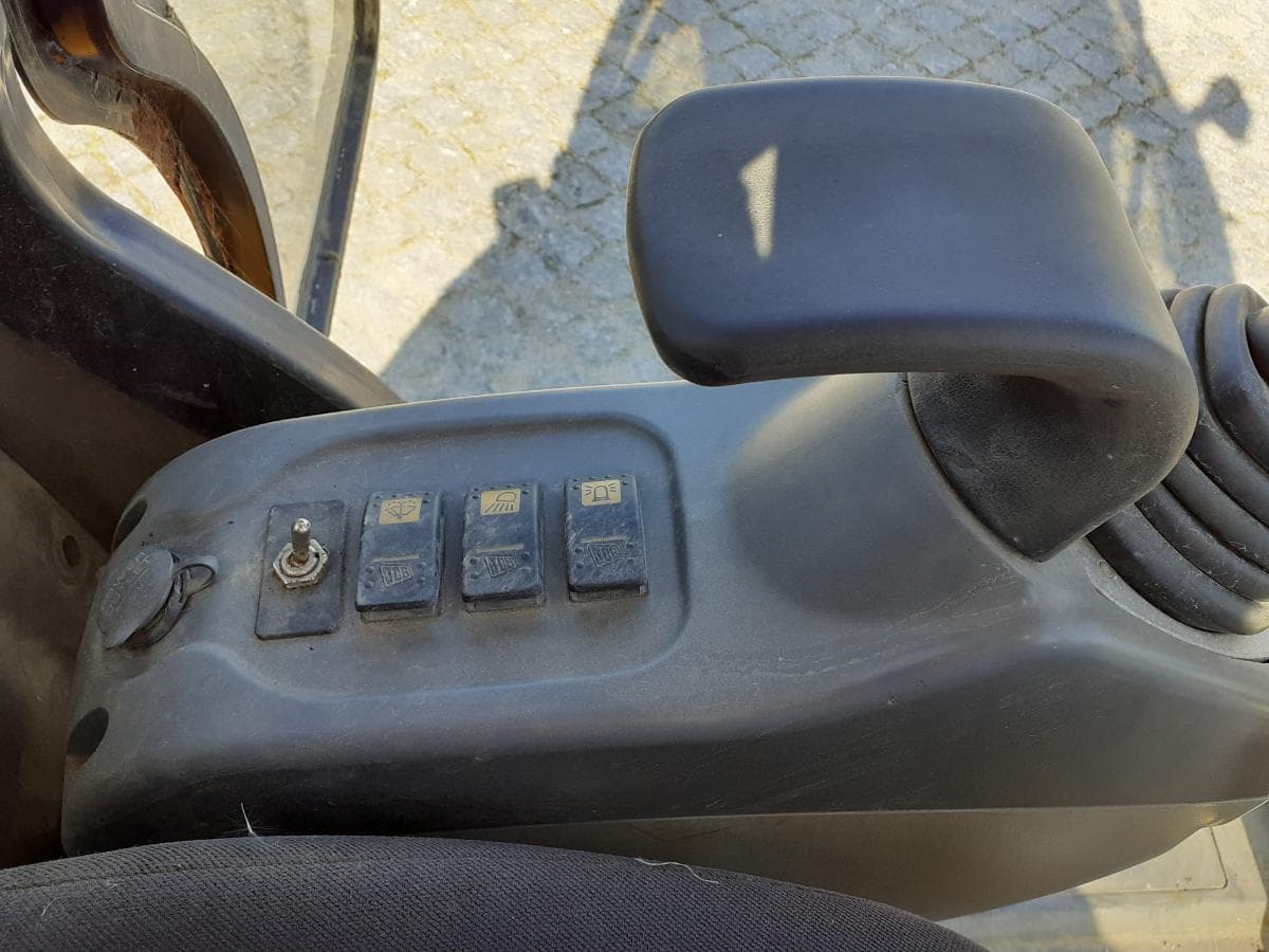 Mini Giratória JCB 8027 · 2002 — imagen 9