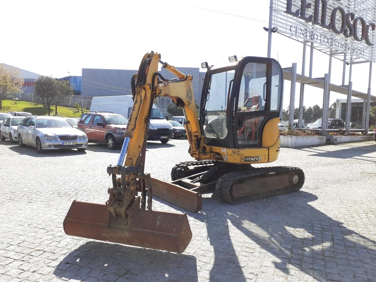 Mini Giratória JCB 8027 · 2002 — imagen 1