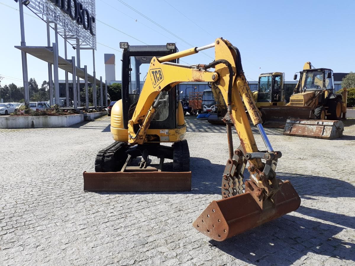 Mini Giratória JCB 8027 · 2002 — imagen 2