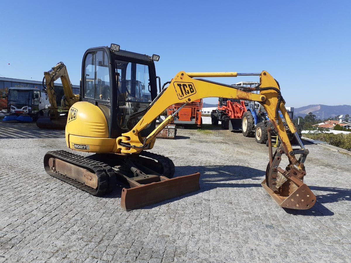 Mini Giratória JCB 8027 · 2002 — imagen 3