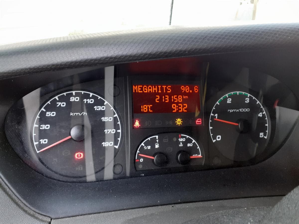 Iveco Daily 35 C 13 · Ano 2013 — imagen 11