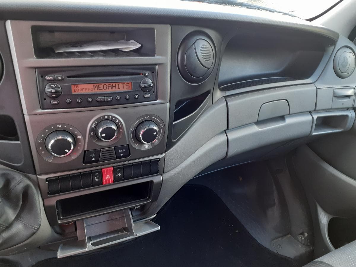 Iveco Daily 35 C 13 · Ano 2013 — imagen 12
