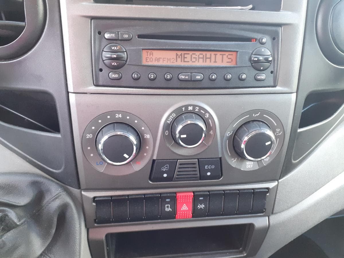 Iveco Daily 35 C 13 · Ano 2013 — imagen 13