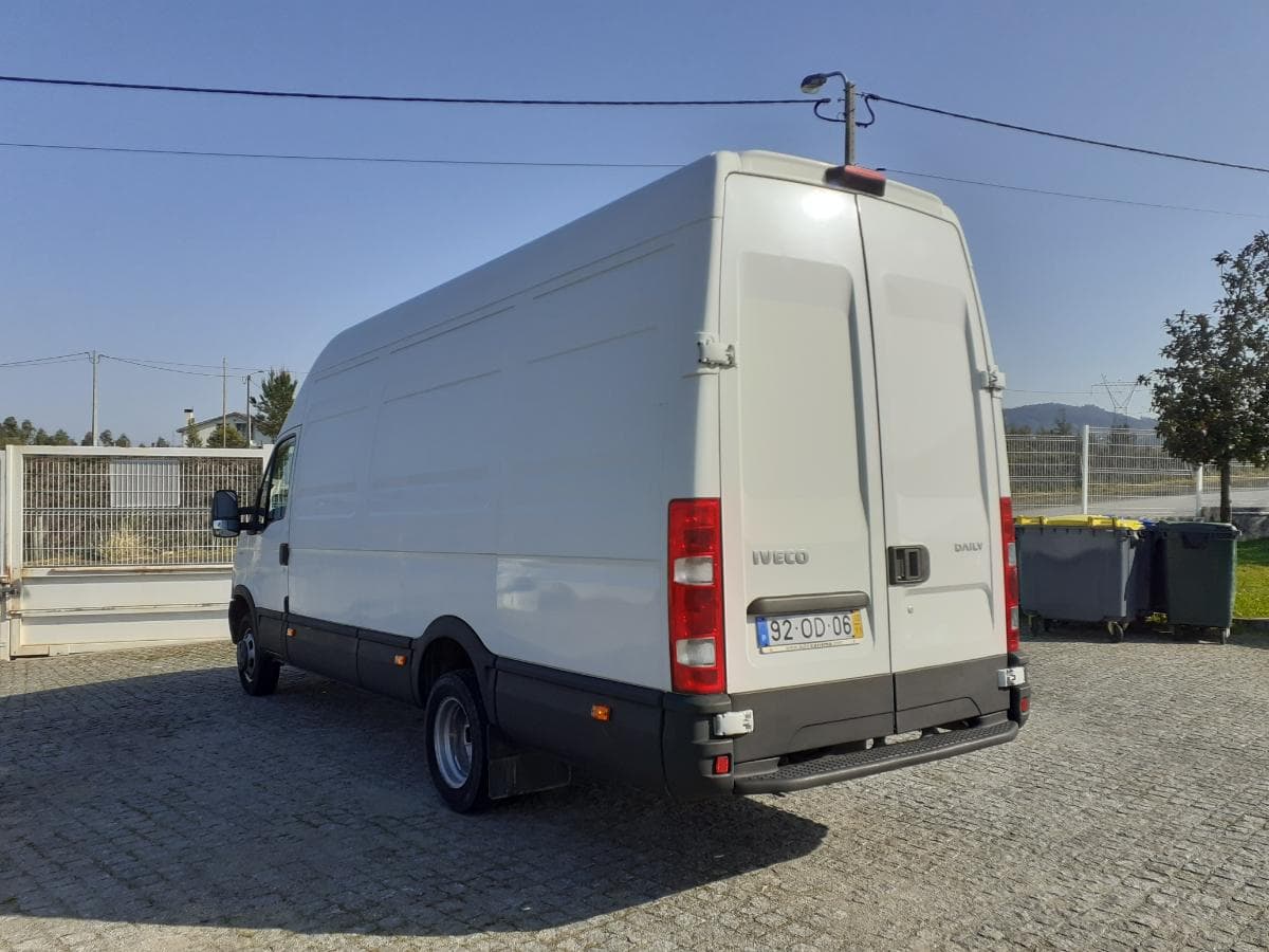 Iveco Daily 35 C 13 · Ano 2013 — imagen 6