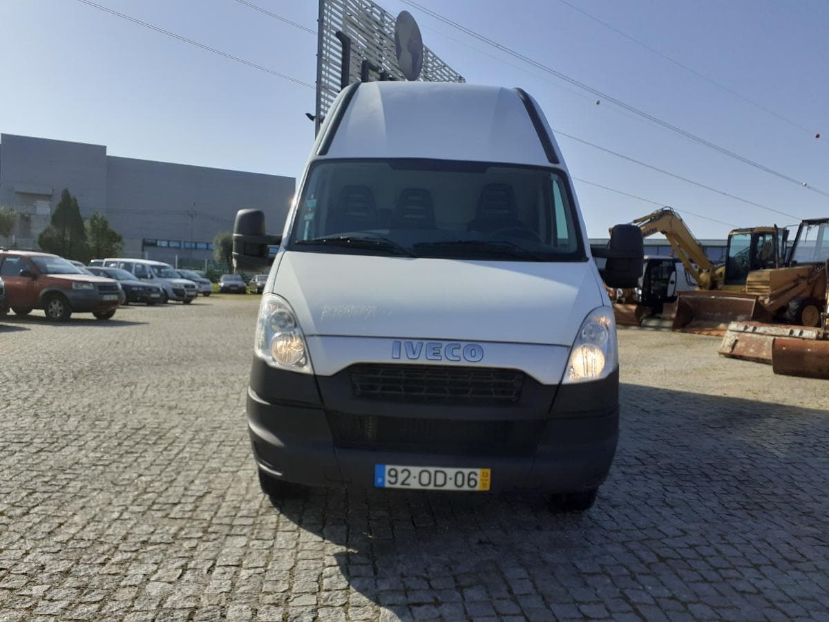 Iveco Daily 35 C 13 · Ano 2013 — imagen 2