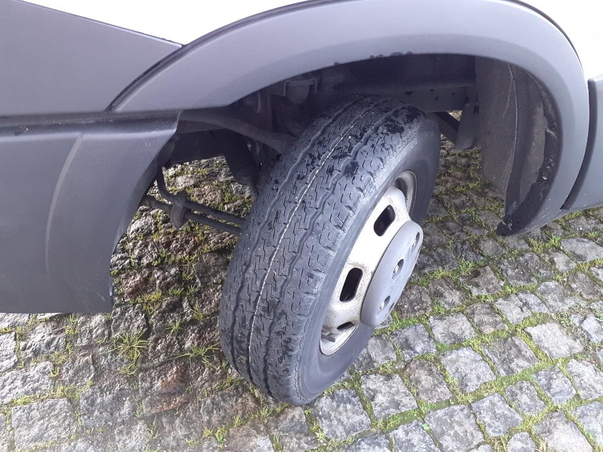 Iveco Daily 35 C 13 · Ano 2013 — imagen 17