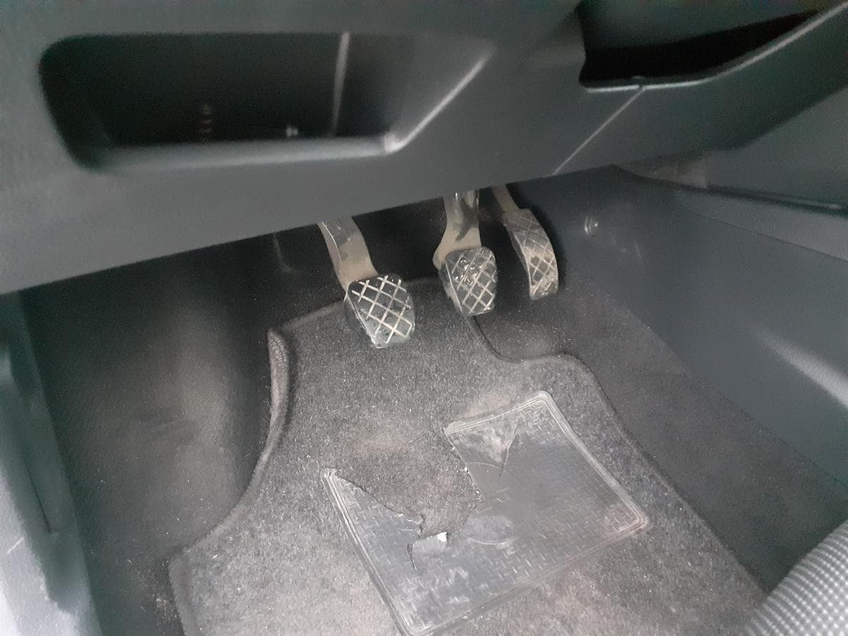 LEILÃO SUSPENSO · Redução Valor · Seat Ibiza 1.6 TDI · Ano 2010 — image 8