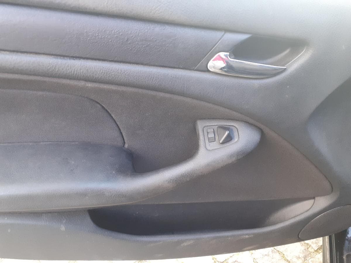 BMW 316i · Ano 2003 — imagen 9
