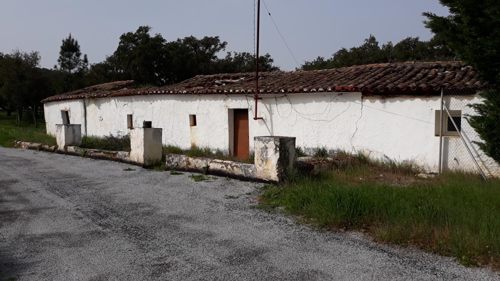 Moradias (Ruínas) + Terreno · Arronches — imagem 1