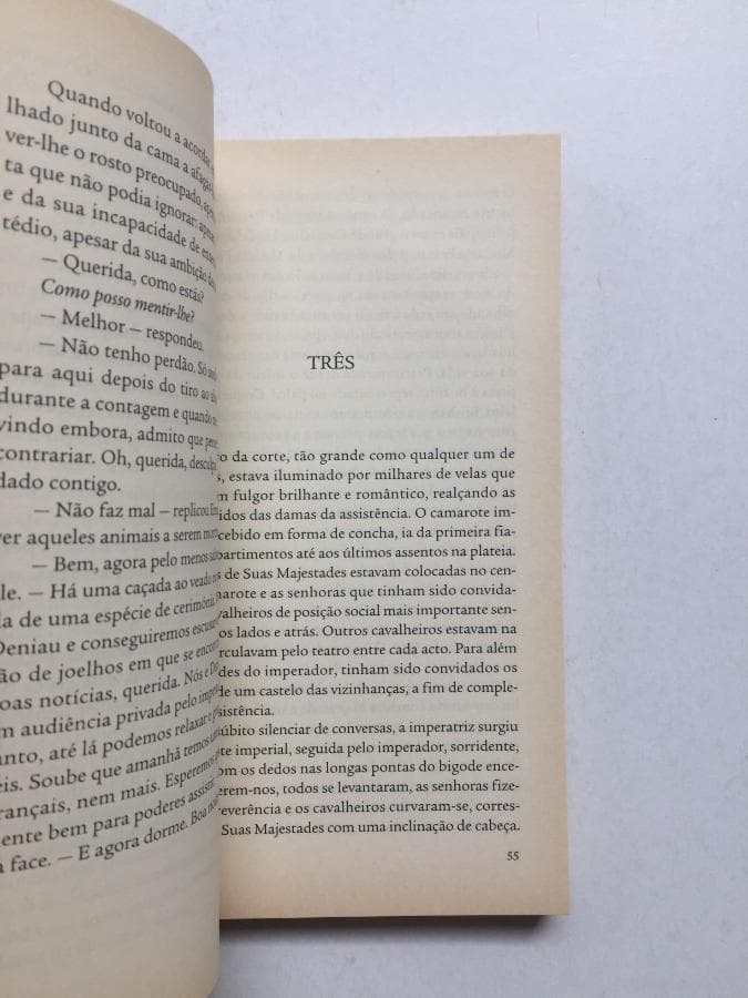 A Mulher do Mágico · Brian Moore — imagen 2